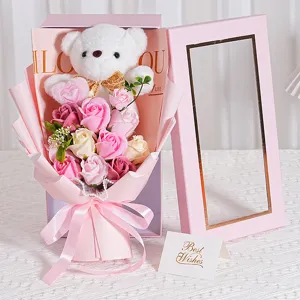 Bouquet de roses en savon avec ours en peluche dans sa boîte, cadeau romantique idéal.