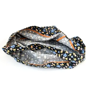 Borsa a tracolla in tessuto con stampa floreale casual e finiture marroni, elegante.
