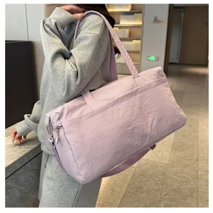 Grande borsa da viaggio per donna, elegante borsone fitness e borsa sportiva con tracolla.