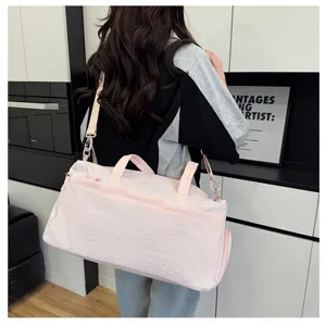 Grande borsa da viaggio casual rosa, borsone sportivo con tracolla per fitness e tempo libero.