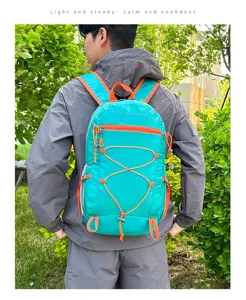 Leichter faltbarer Outdoor-Rucksack zum Wandern, Radfahren und Sport. Wasserabweisender Daypack.