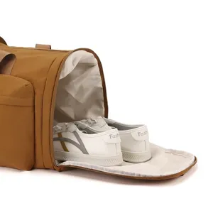 Grand sac de voyage de sport avec un compartiment à chaussures séparé pour le fitness.