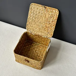 Boîte cadeau carrée en rotin tressé à la main avec couvercle pour souvenirs et rangement