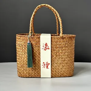Panier cadeau en jonc de mer tressé, sac cabas en paille pour thé et emballage cadeau décoration.