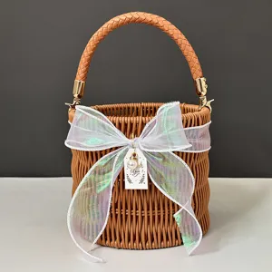 Rattan Storage Basket Woven Gift Basket With Pearl Chain Handle Wedding Bridesmaid Gift Box Decorative Storage Bin