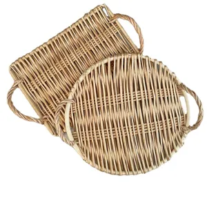 Handgemaakt geweven rattan dienblad met handvatten, ideaal voor fruit, snacks en huisdecoratie.