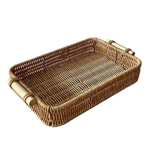 Cesto portaoggetti rettangolare in rattan intrecciato a mano con manici in legno, vista principale