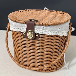 Vintage Woven Storage Basket with Lid Fabric Lining Lace Trim Plastic Rattan Picnic Basket for Home Fruit Storage