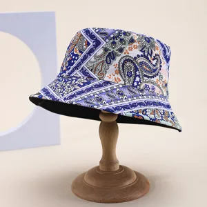 Bunter Paisley-Druck Anglerhut Detailansicht, stilvoller wendbarer Freizeitsonnenhut für Damen.