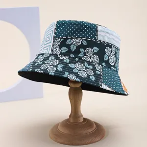Patchwork Bucket Hat mit Blumen und geometrischen Mustern, beidseitig tragbarer Sonnenhut.