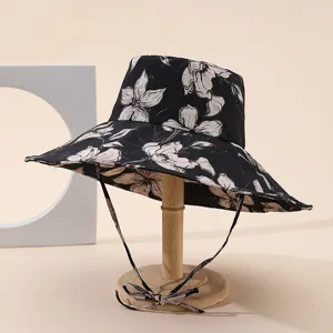 Women's wide brim floral bucket hat foldable casual sun protection beach travel summer hat.