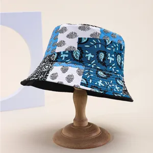 Blau-weißer Paisleymuster-Patchwork-Bucket-Hat, doppelseitige Sonnenschutz-Freizeitmütze.