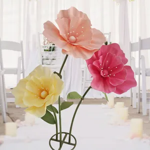 Grandes fleurs de coquelicot artificielles pour la décoration d'allée de mariage et événements.