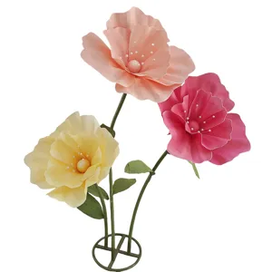 Grandes fleurs de coquelicot artificielles pour décoration de mariage et vitrine magasin.