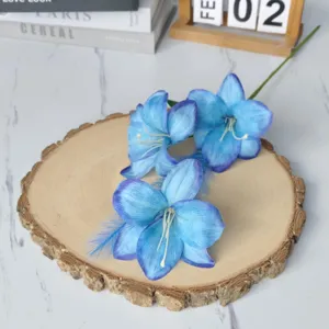 Detailansicht künstliche Ölgemälde blaue Lilienblume für stilvolle Raumdekoration