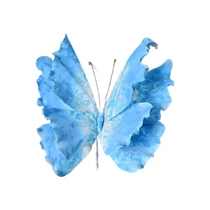 Nahaufnahme des blauen Marmormusters auf dem 3D-Deko-Schmetterling für Hochzeiten