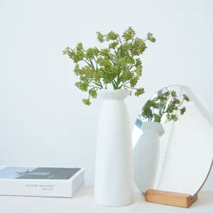 Künstliche grüne Pflanze weiße Keramikvase Set, minimalistische Heim Tisch Innendekoration.