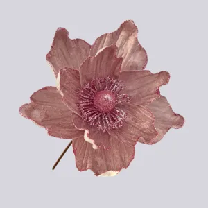 Dettaglio fiore artificiale rosa glitterato, ideale per decorazioni natalizie e composizioni fai.