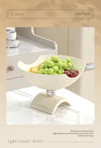 Coupe à fruits rétro à pied haut avec bords dorés et finition tissée crème de luxe léger