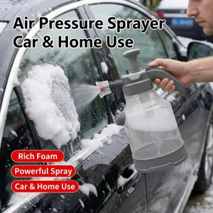 Manual pressure foam sprayer tool for car washing and household cleaning applications