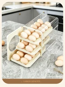 Detalle de una caja de almacenamiento de huevos de 3 capas para el refrigerador