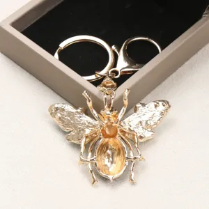 Vintage goldener Bienen Schlüsselanhänger Taschenschmuck mit feinen Flügeldetails