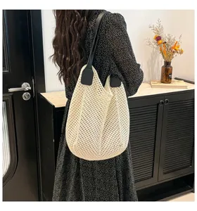 Geknoopt katoenen draagtas schoudertas, casual hobo tote tas voor een strandvakantie.