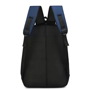 Achterkant detail van de rugzak met ademend mesh paneel en comfortabele verstelbare bandjes.