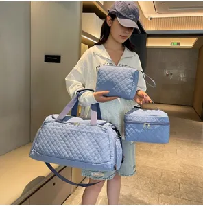 Conjunto de bolsa de viaje acolchada de nailon ligero con necesir y bolso para mujer.