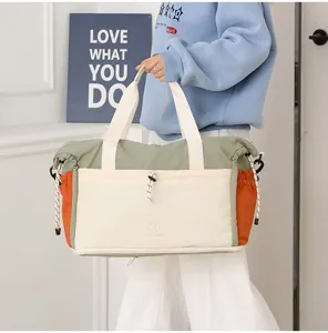 Multifunctionele reistas voor dames, grote sporttas en fitness tas voor op reis.