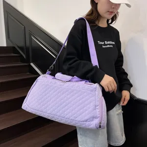 Bolso de viaje acolchado de nailon ligero gran capacidad para mujer deporte al aire libre.