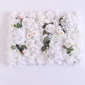 Witte kunstmatige rozen bloemmuur paneel achtergrond voor bruiloft thuis decoratie.