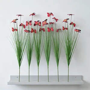 Decoratieve set van 5 kunstgrasstelen met rode vlinders voor interieurdecoratie in huis