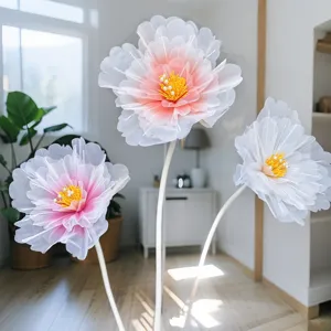 Grande fleur de pivoine artificielle en résille pour la décoration de mariage et salon.
