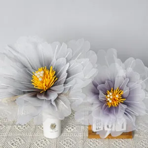 Fleurs artificielles en soie et résille de pivoine avec étamines perle pour mariage déco.
