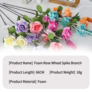Nahaufnahme von bunten Schaumstoff-Rosenstielen für elegante florale Heimdekoration