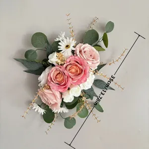 Künstlicher rosa Rosenstrauß mit Eukalyptus für Hochzeitsdekor, 35cm/13.78in Detail