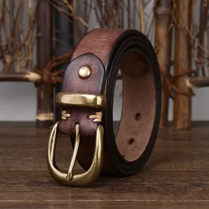 Close-up of a 3.3cm vintage distressed leather belt with a brass needle buckle.
