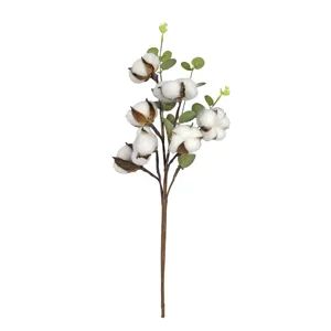 Detailansicht von künstlichen Eukalyptus- und Baumwollzweigen für Heimdeko.