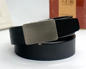 Premium men's black leather belt featuring a sleek brushed metal automatic buckle detail