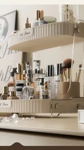 Luxe crèmekleurige cosmetica-organizer met twee niveaus voor de kaptafel