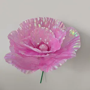 Gran peonía rosa iridiscente para escaparates, decorados de escena y accesorios de foto.