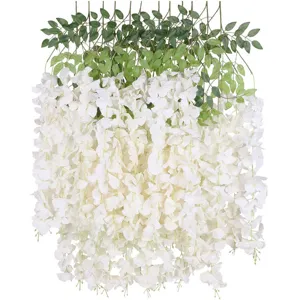 Detailansicht von 12 weißen künstlichen Glyzinienblüten als Hängedekoration für Hochzeiten
