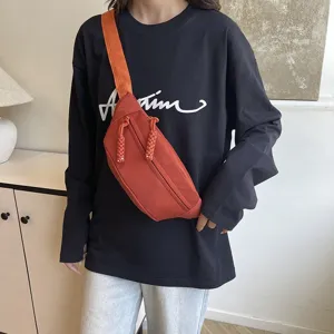 Sac de poitrine bandoulière en nylon orange, sacoche de loisirs polyvalente pour le quotidien.