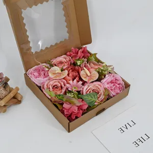 Elegante scatola regalo con peonie e crisantemi artificiali per decoro matrimoni