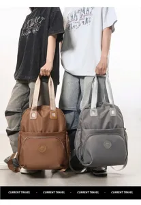 Sac à dos fourre-tout élégant de grande capacité pour femme, idéal pour les voyages et les loisirs.
