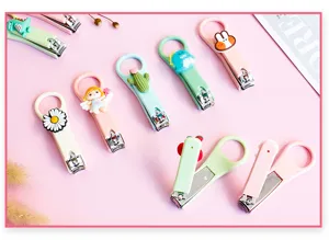 Gedetailleerd overzicht van kleurrijke nagelknippers met schattige ontwerpen