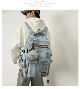 Vue détaillée du sac à dos étudiant camouflage bleu clair avec pochette assortie