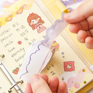 Ruban adhésif washi décoratif avec bords festonnés et étoiles dorées pour le scrapbooking