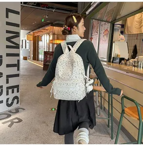 Mochila blanca estilo coreano con diseño de corazones para niñas y estudiantes